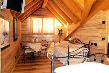 Arisch Hotel