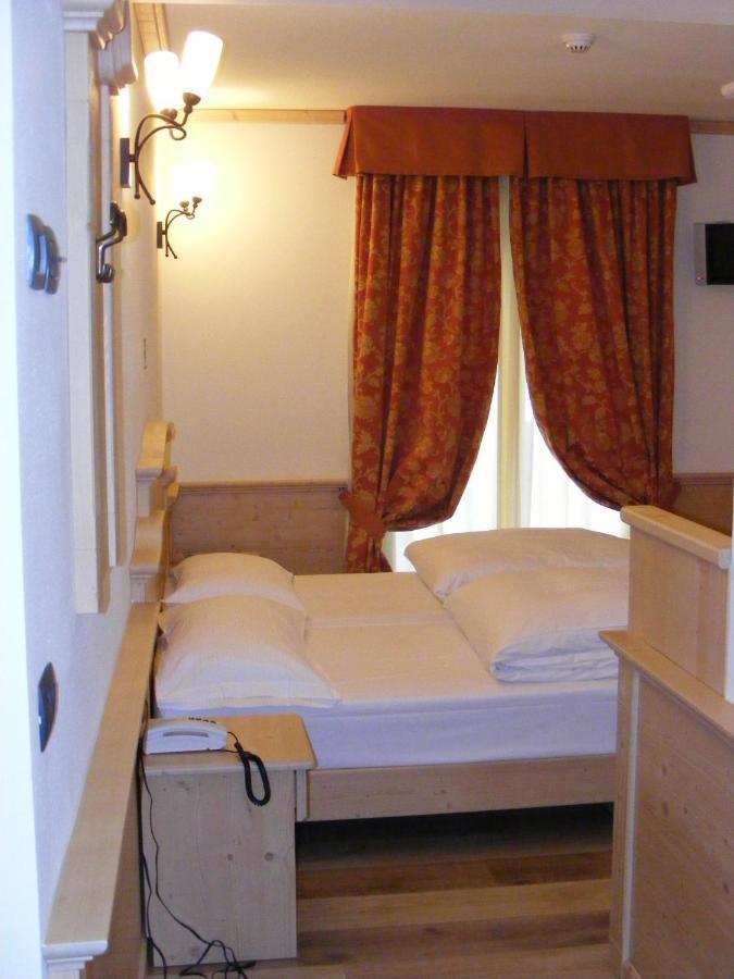 Hotel Arisch 4*