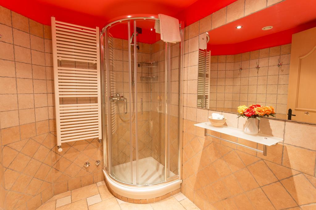 Arisch Hotel