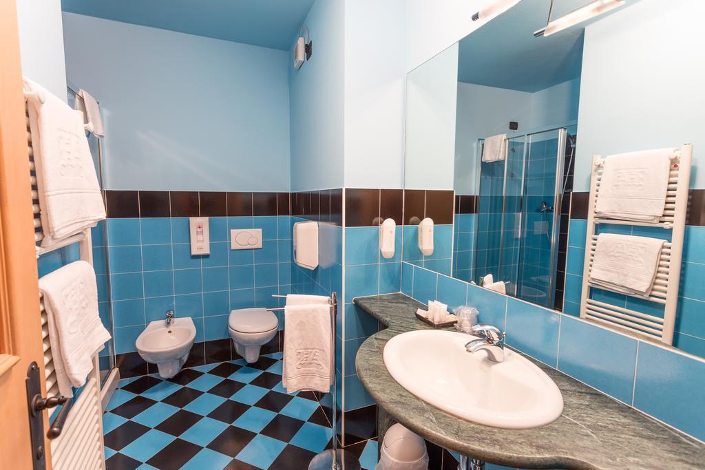 Hotel Arisch 4*